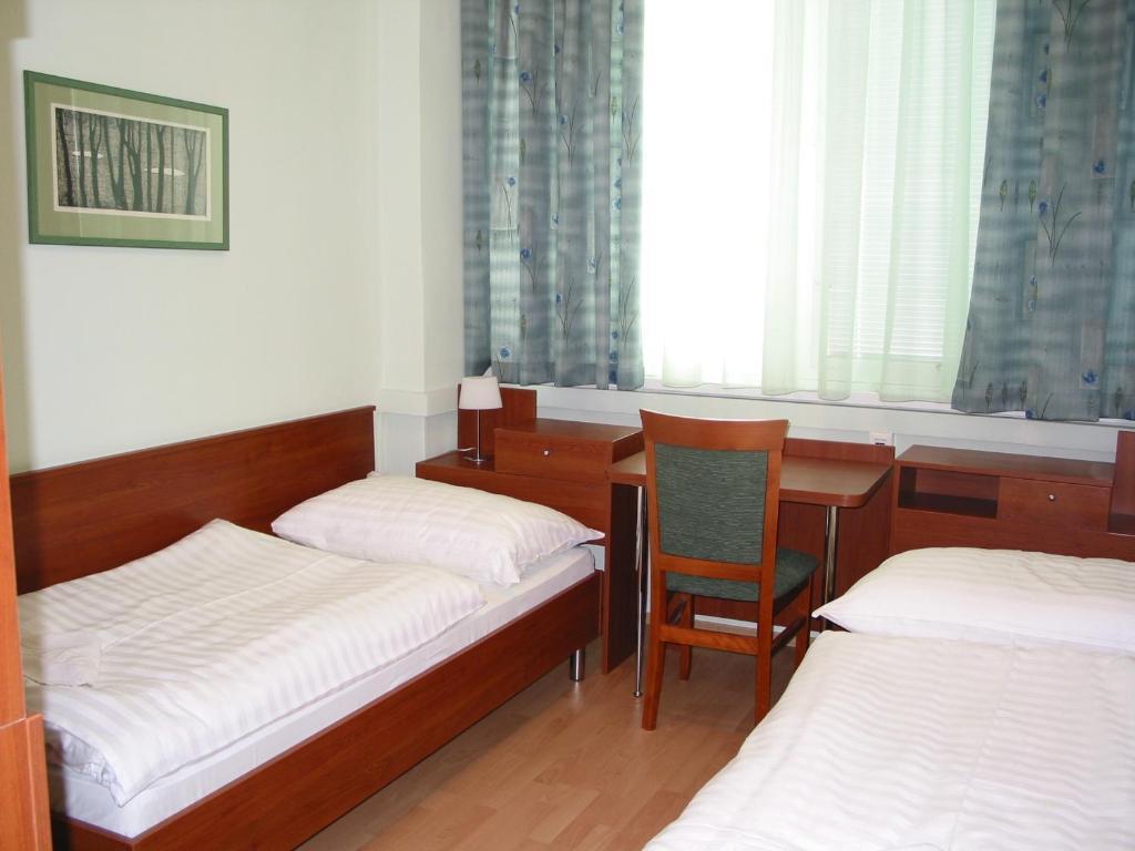 Hotel Jurki Dom Pressburg Zimmer foto