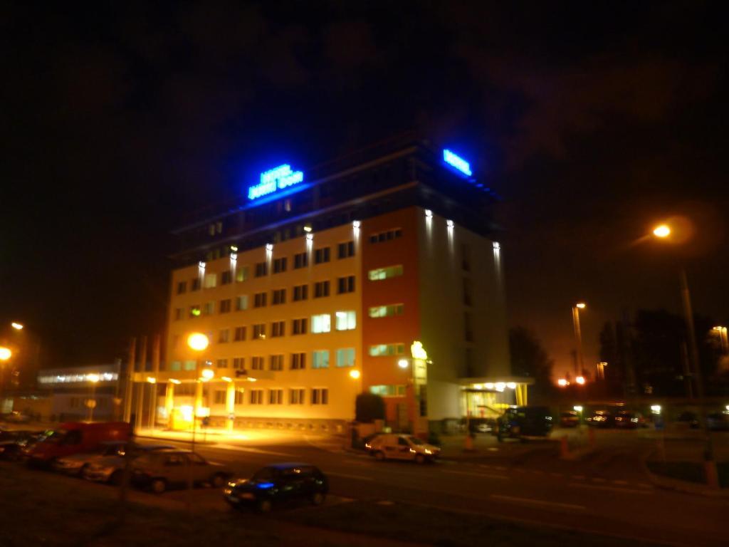 Hotel Jurki Dom Pressburg Exterior foto