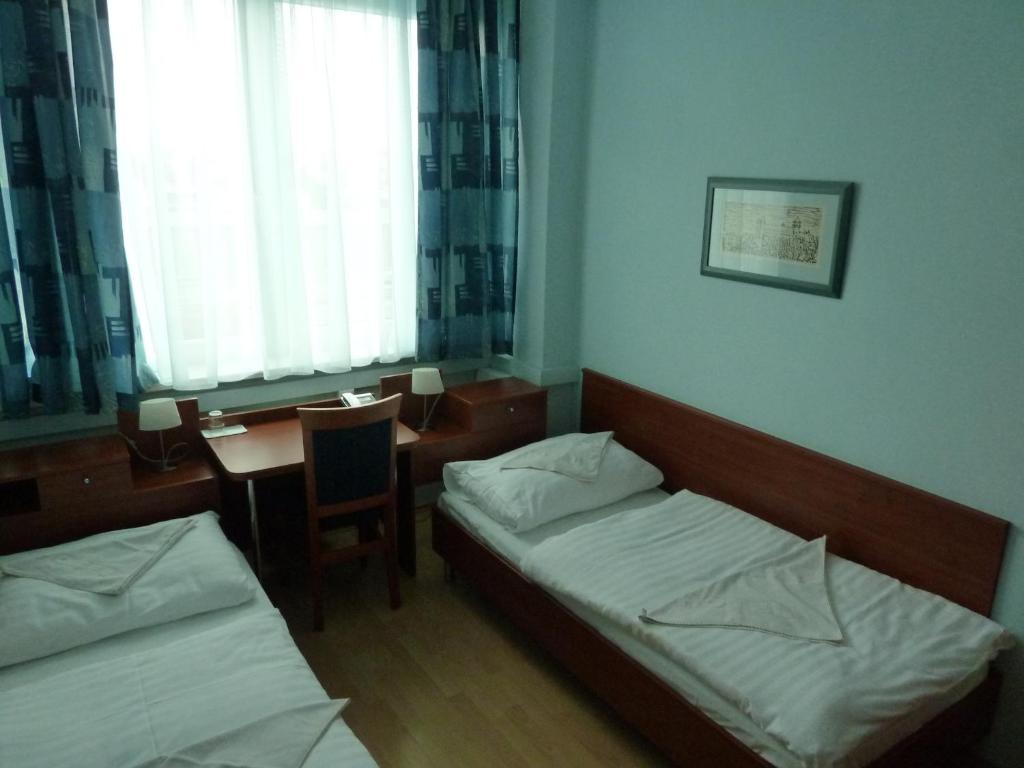 Hotel Jurki Dom Pressburg Zimmer foto